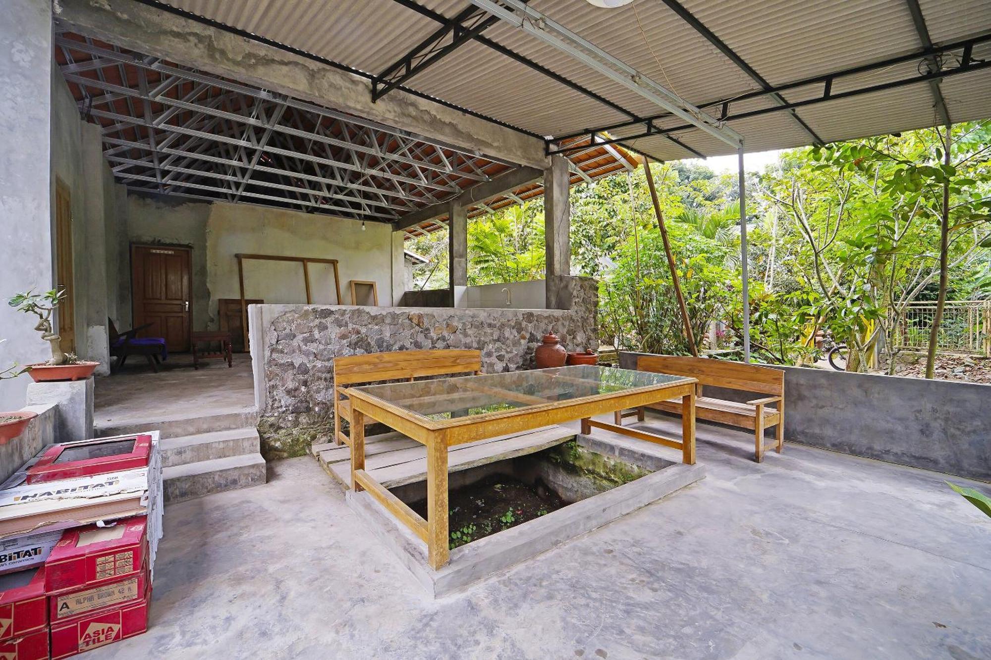 Spot On 91085 Griya Estu Wening Hotel สเลมาน ภายนอก รูปภาพ