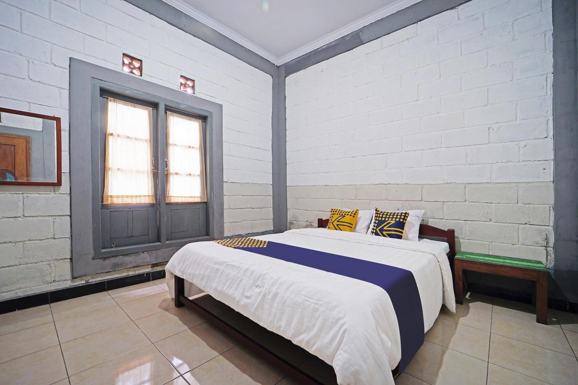 Spot On 91085 Griya Estu Wening Hotel สเลมาน ภายนอก รูปภาพ